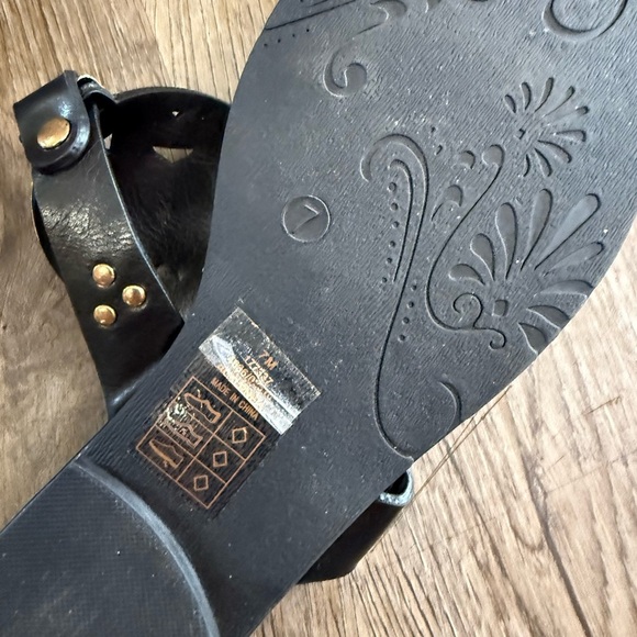 Pierre Dumas Thong Sandals - Picture 5 of 10